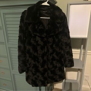 Kenneth Cole Black Teddy Jacket women’s size large. Faux fur.